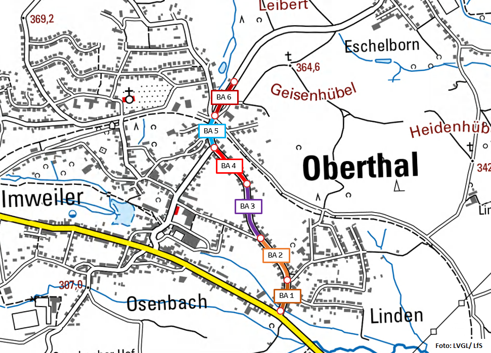Kartenausschnitt des Gemeindegebietes Oberthal mit Markierungen von sechs verschiedenen Bauabschnitten entlang der Schlossstraße